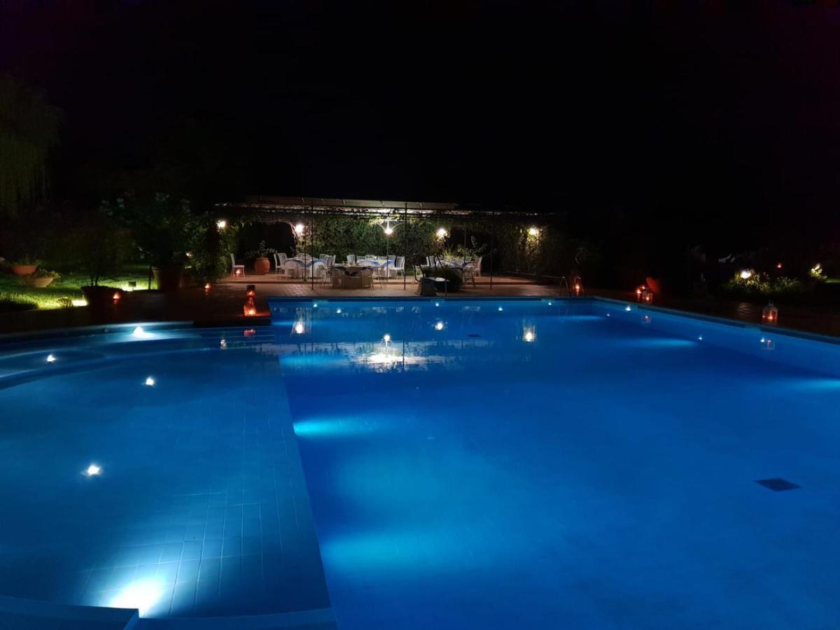 Tenuta Donnanna Agriturismo&Glamping Галатоне Экстерьер фото